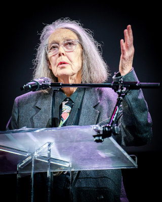 Omslagsbild till poddavsnittet om Anne Carson, Nobelpristagare i litteratur 2026, i litteraturpodden Biblioteket i Rebbetuaröd.